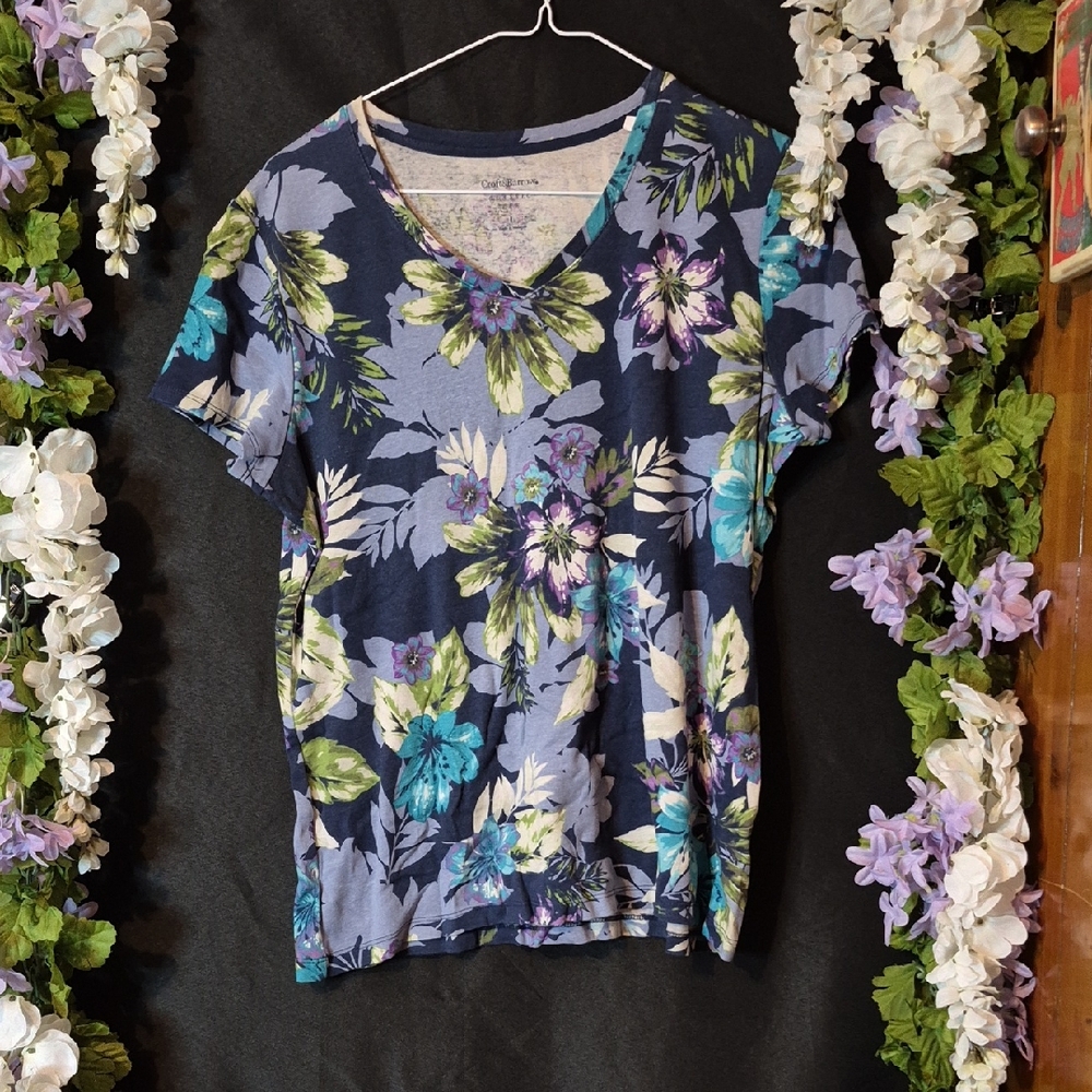 croft & barrow Navy Floral V-Neck Short Sleeve Tee